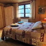 La Grange Aux Loups Bed & Breakfast Queige