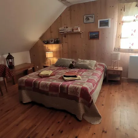 La Grange Aux Loups Bed & Breakfast