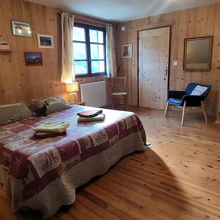 La Grange Aux Loups Bed & Breakfast Queige